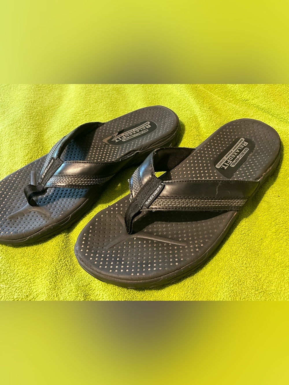 Skechers Relaxed Fit Memory Foam Flip Flop Sandals Black SN 56219S Mens size 10